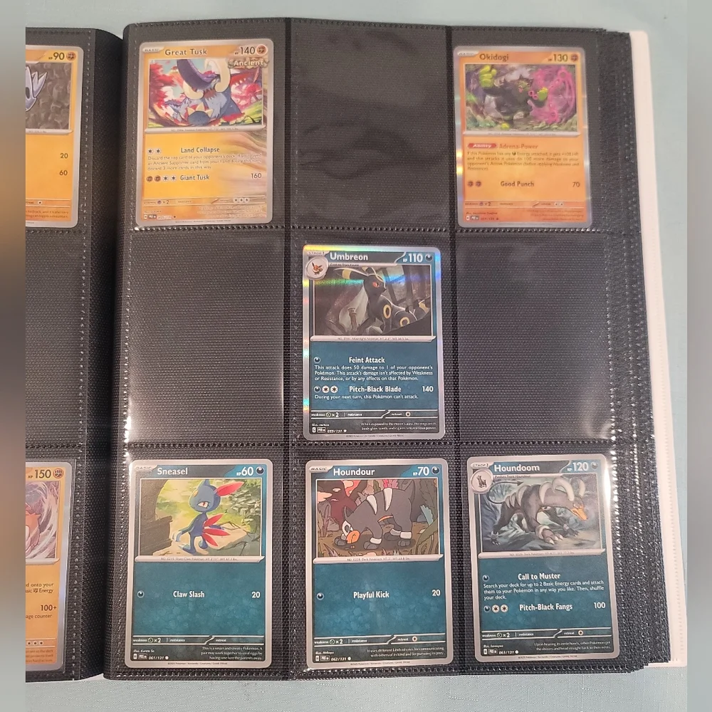 Pokémon Prismatic Evolution Eevee Card Binder with Base Cards and Players Guide - Picture 8 of 16